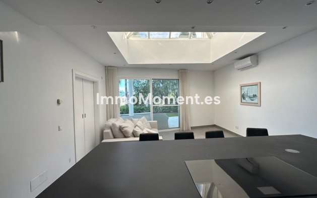 Resale - Villa - Benahavís - Benahavís Centro