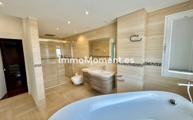 Resale - Villa - Benahavís - Benahavís Centro