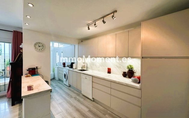 Resale - Apartment - Marbella - Nueva Andalucía