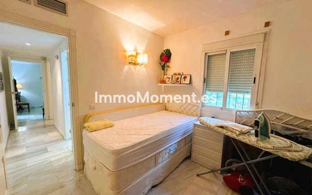 Resale - Apartment - Marbella - Nueva Andalucía