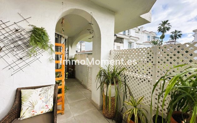 Resale - Apartment - Marbella - Nueva Andalucía