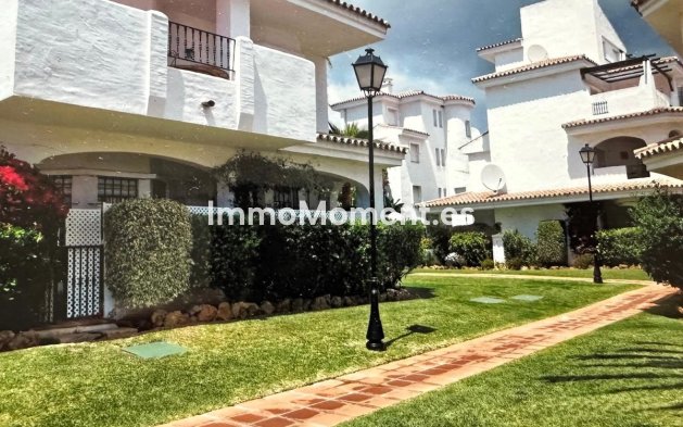 Resale - Apartment - Marbella - Nueva Andalucía