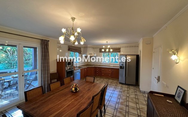 Resale - Villa - Marbella - Marbesa