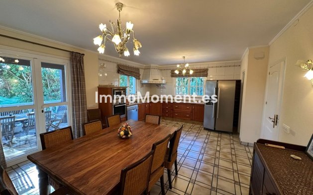 Resale - Villa - Marbella - Marbesa