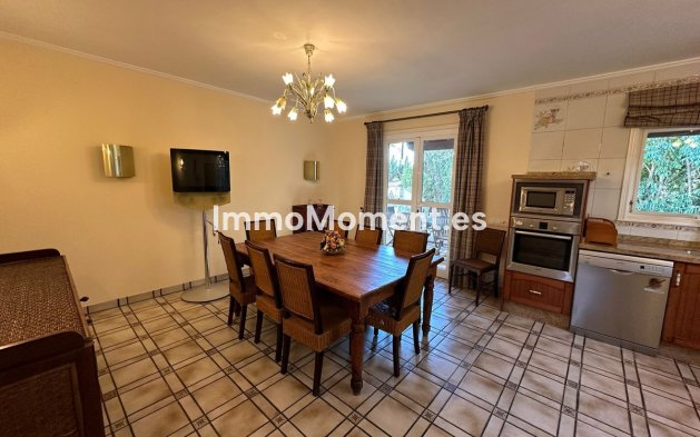 Resale - Villa - Marbella - Marbesa