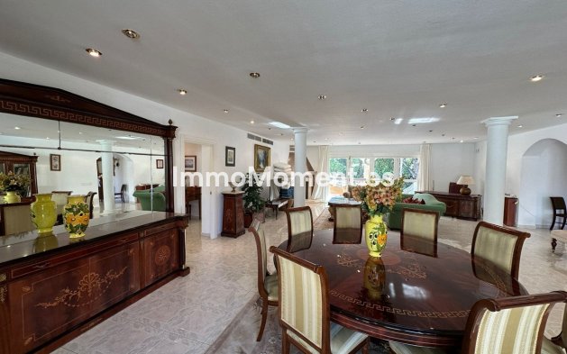 Resale - Villa - Marbella - Marbesa