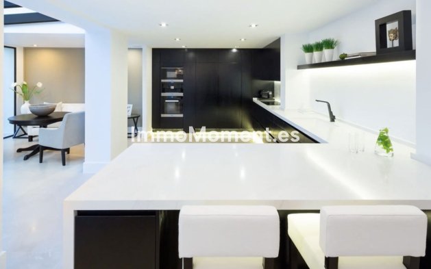 Reventa - Villa - Marbella - Aloha