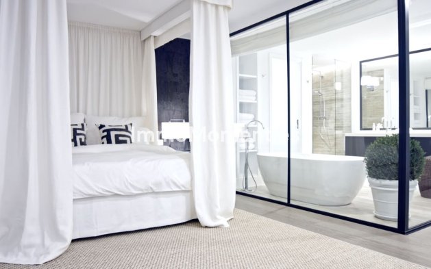 Reventa - Villa - Marbella - Aloha