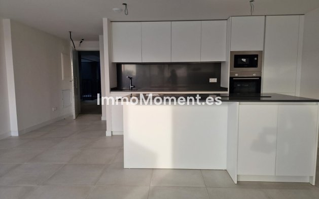 Resale - Apartment - Estepona - Selwo
