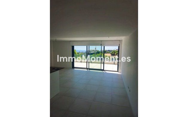 Resale - Apartment - Estepona - Selwo