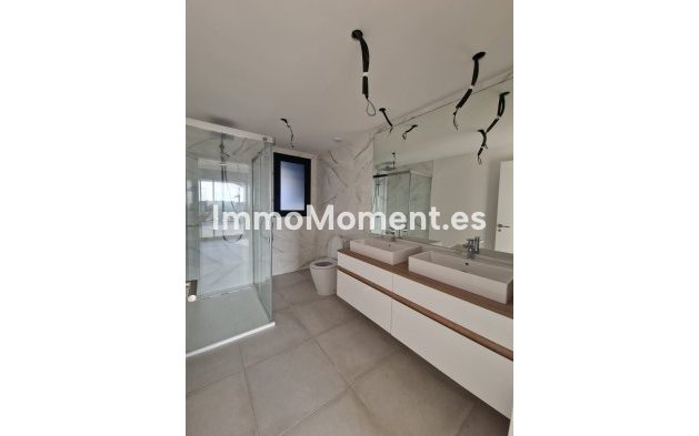 Resale - Apartment - Estepona - Selwo