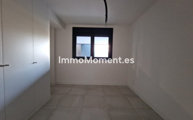 Resale - Apartment - Estepona - Selwo