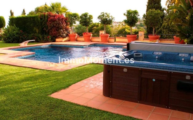 Resale - Villa - Marbella - Elviria