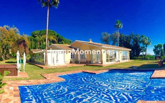 Resale - Villa - Marbella - Elviria
