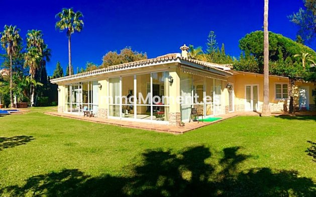 Resale - Villa - Marbella - Elviria