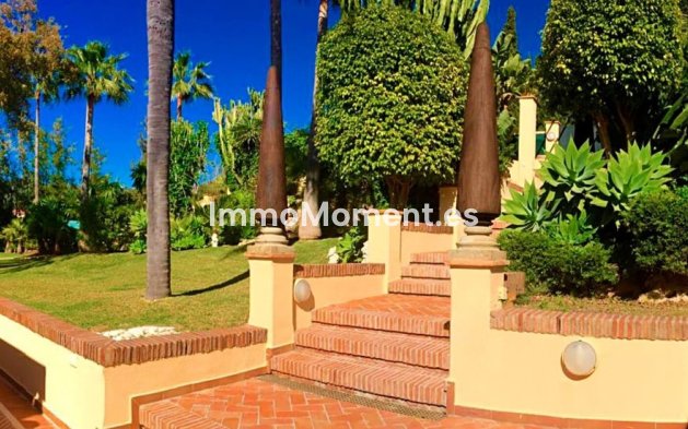 Resale - Villa - Marbella - Elviria