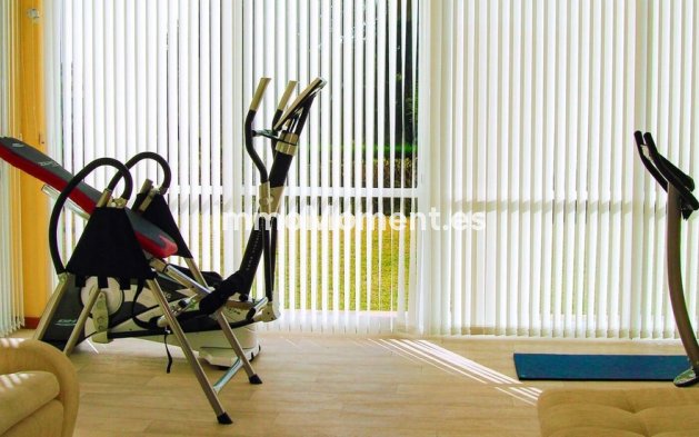 Resale - Villa - Marbella - Elviria