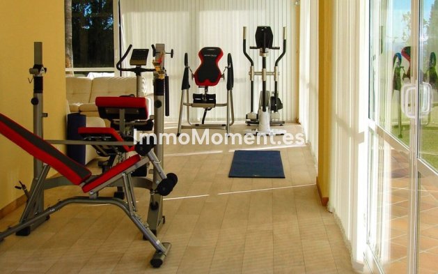 Resale - Villa - Marbella - Elviria