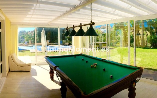 Resale - Villa - Marbella - Elviria