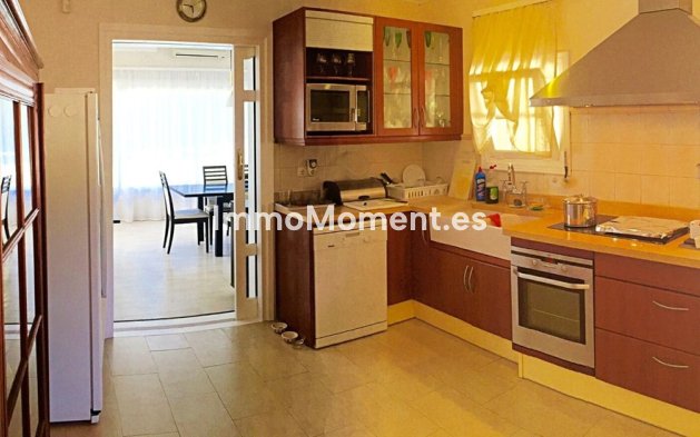 Resale - Villa - Marbella - Elviria