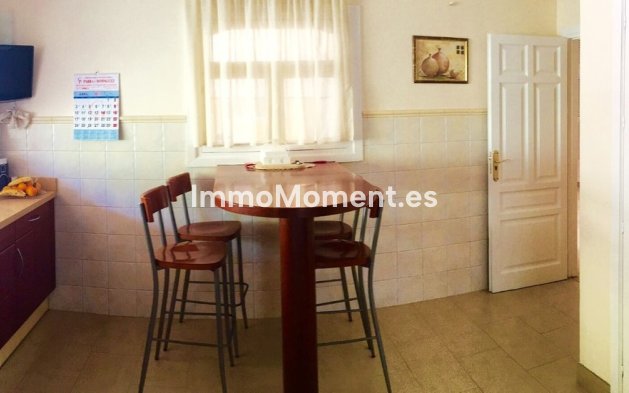 Resale - Villa - Marbella - Elviria