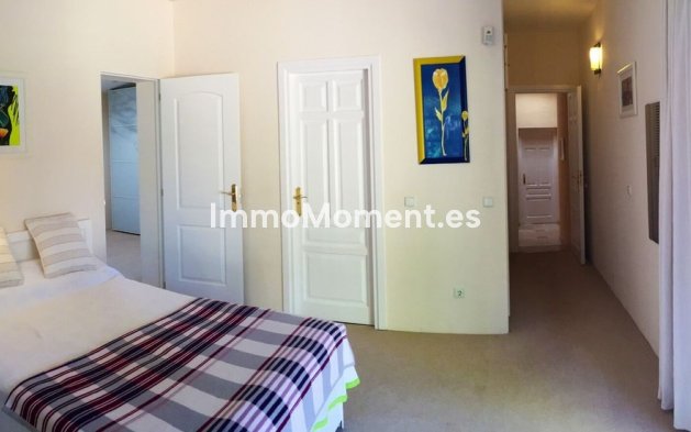 Resale - Villa - Marbella - Elviria