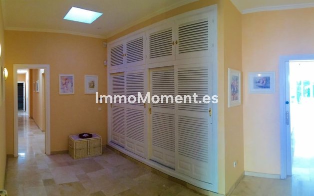 Resale - Villa - Marbella - Elviria