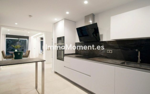 Revente - Villa - Marbella - Nueva Andalucía