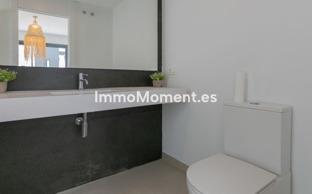 Resale - Villa - Estepona - Atalaya