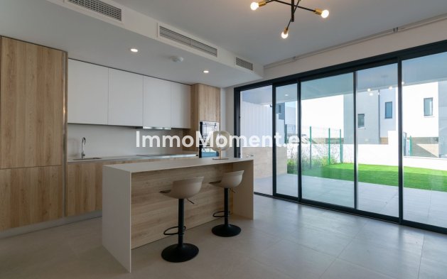 Resale - Villa - Estepona - Atalaya