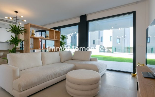 Resale - Villa - Estepona - Atalaya