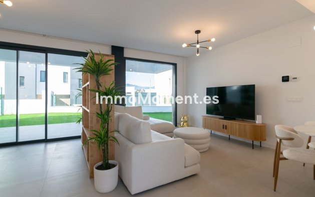 Resale - Villa - Estepona - Atalaya