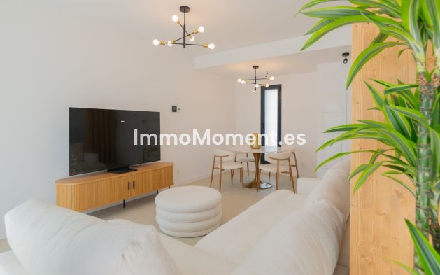 Resale - Villa - Estepona - Atalaya