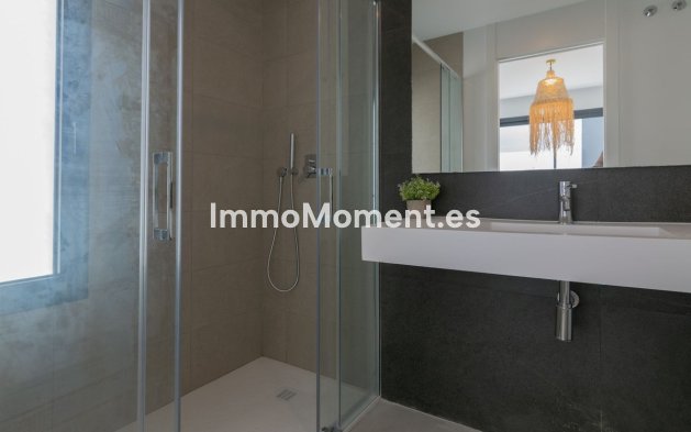 Resale - Villa - Estepona - Atalaya