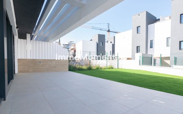 Resale - Villa - Estepona - Atalaya