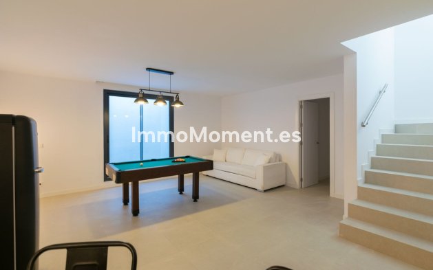 Resale - Villa - Estepona - Atalaya