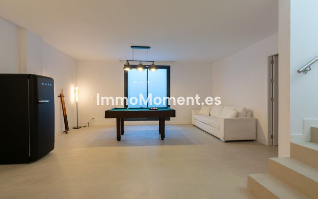 Resale - Villa - Estepona - Atalaya