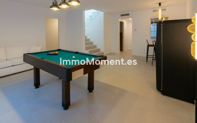 Resale - Villa - Estepona - Atalaya