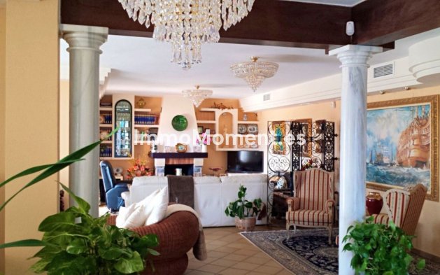 Wiederverkauf - Villa - Estepona  - Estepona Centro