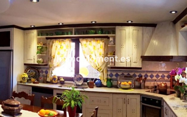 Wiederverkauf - Villa - Estepona  - Estepona Centro