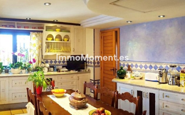 Wiederverkauf - Villa - Estepona  - Estepona Centro