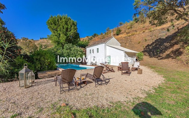 Reventa - Casa de campo - Interior  - Coín