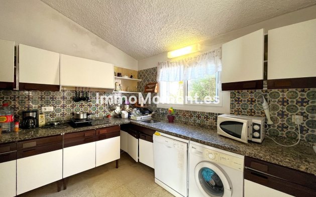 Bestaande woning - Villa - Estepona  - Estepona Centro