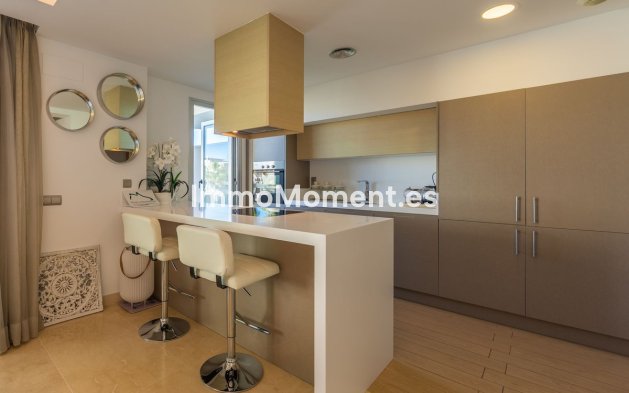 Resale - Apartment - Estepona - Estepona Centro