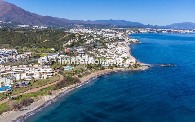 Resale - Apartment - Estepona - Estepona Centro