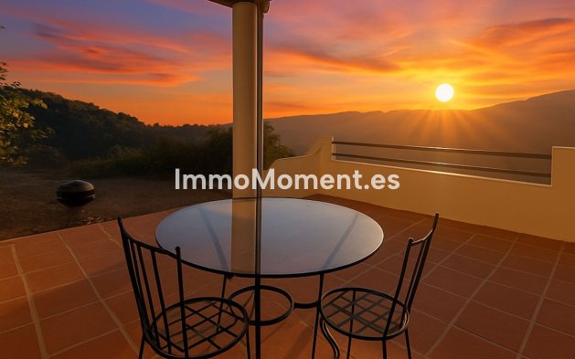 Wiederverkauf - Villa -   Inländisch - Istán