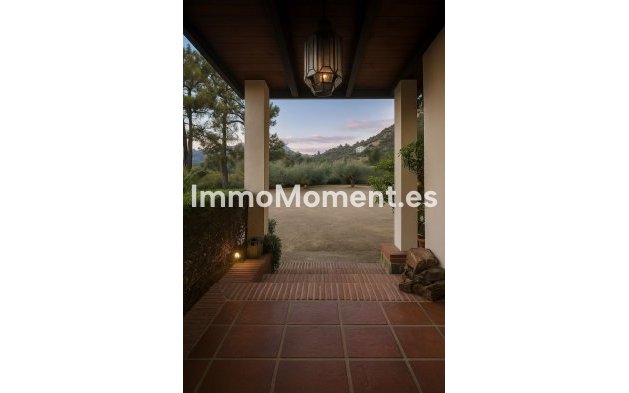 Wiederverkauf - Villa -   Inländisch - Istán