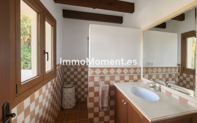 Wiederverkauf - Villa -   Inländisch - Istán