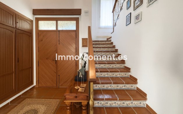 Wiederverkauf - Villa -   Inländisch - Istán