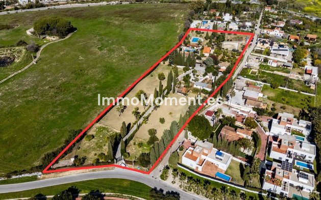 Wiederverkauf - Villa -   Inländisch - Alhaurín de la Torre